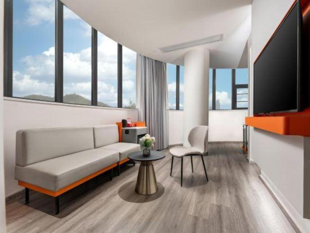 Ibis Dongguan Dongcheng Hotel Exterior photo