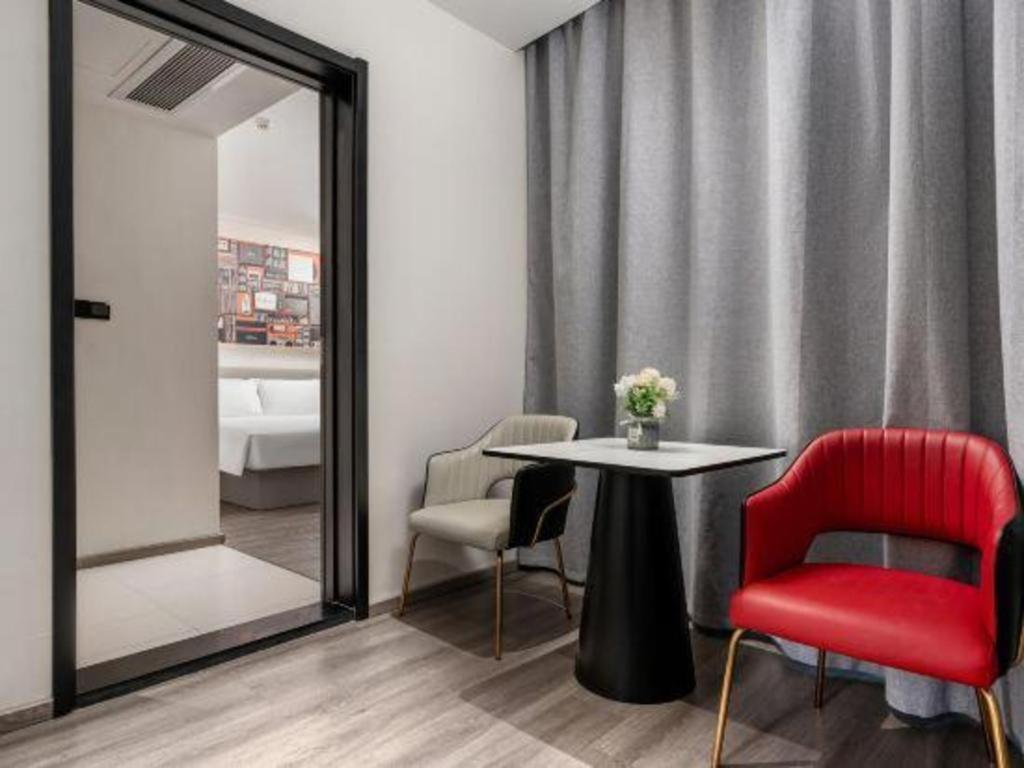 Ibis Dongguan Dongcheng Hotel Exterior photo