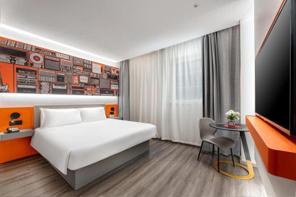 Ibis Dongguan Dongcheng Hotel Exterior photo