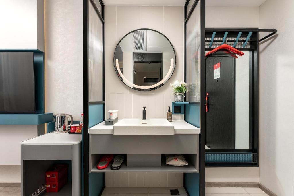 Ibis Dongguan Dongcheng Hotel Exterior photo