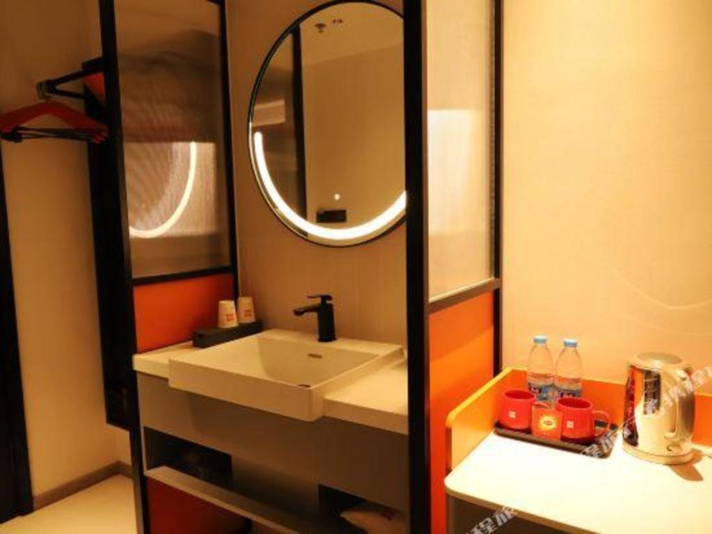 Ibis Dongguan Dongcheng Hotel Exterior photo