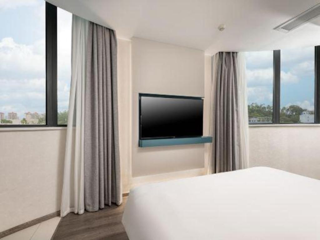 Ibis Dongguan Dongcheng Hotel Exterior photo